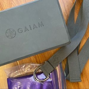 GAIAM Yoga Block + Strap + Eyepillow